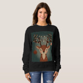 Cozy Christmas Deer with Ornaments and Lights Sweatshirt (Vorne ganz)