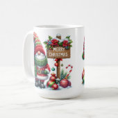 Cozy Christmas Gnome Art – Festive Holiday Kaffeetasse (Vorderseite Links)