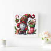 Cozy Christmas Gnome Art – Festive Holiday Quadratische Wanduhr (Zuhause)