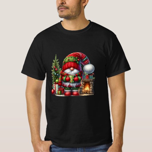 Cozy Christmas Gnome Art – Festive Holiday T-Shirt (Vorderseite)