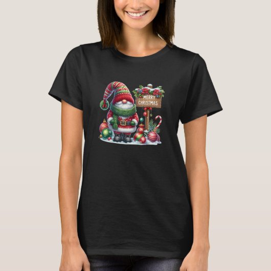 Cozy Christmas Gnome Art – Festive Holiday T-Shirt (Vorderseite)