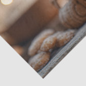 Cozy Christmas Gnome with Gingerbread House Seidenpapier (Detail)