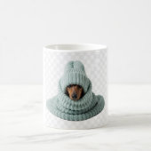 Cozy Dachshund in a Scarf and Beanie Kaffeetasse (Mittel)