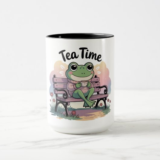 Cozy Frog Sitting Like a Human – Funny Chill Carto Tasse (Zentrum)