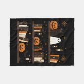Cozy Halloween Bookshelf Ghost Pumpkin Bookish Boo Fleecedecke (Vorderseite (Horizontal))