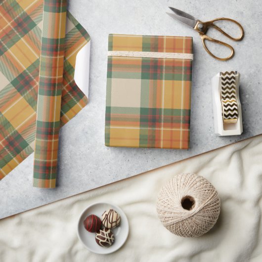 Cozy Orange, Grün & Creme Tartan Geschenkpapier (Kunsthandwerk)