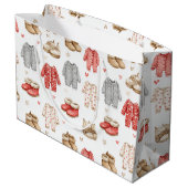 Cozy Pajamas Boho Babyshower Pattern Große Geschenktüte (Rückseite Schrägansicht)