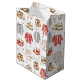 Cozy Pajamas Boho Babyshower Pattern Mittlere Geschenktüte (Vorderseite Schrägansicht)