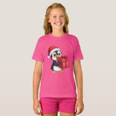 Cozy Penguin with Gift – Kids Christmas Tee (Vorne ganz)