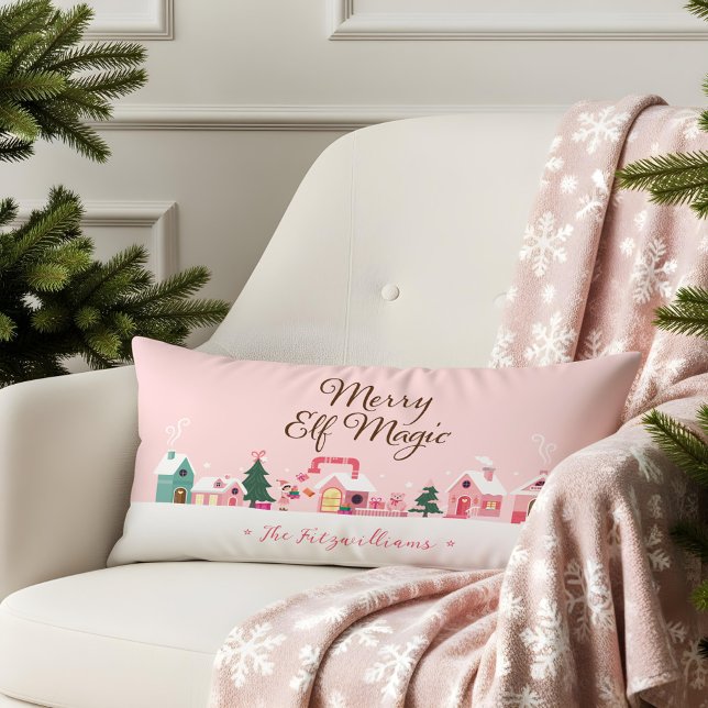 Cozy Santa North Pole Pink Elf Workshop Village Lendenkissen (Cozy Santa North Pole Pink Elf Workshop Village Lumbar Pillow)