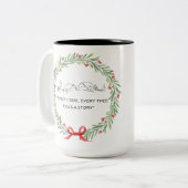 Cozy Village Wreath Tale Zweifarbige Tasse (Vorderseite Links)