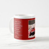 Cozy WeihnachtsMops-Tasse durch Möpse und Küsse Kaffeetasse (Vorderseite Links)
