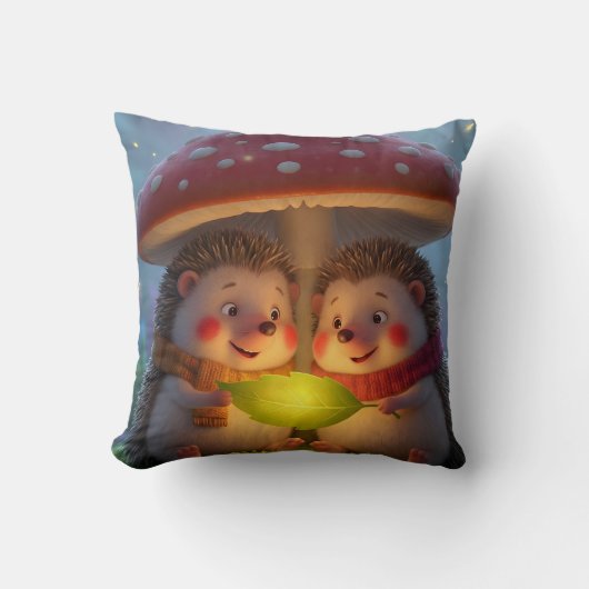 Cozy Woodland Hedgehog Fantasy Throw Pillow Kissen (Vorderseite)