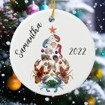 Crab Humster Weihnachtsbaum Crustacean Keramik Ornament<br><div class="desc">Dieses Design kann durch Auswahl der Option Design bearbeiten personalisiert werden. Sie können auch auf andere Gegenstände übertragen. Kontaktieren Sie mich unter colorflowcreations@gmail.com oder nutzen Sie die Chat-Option oben auf der Seite, wenn Sie dieses Design auf einem anderen Produkt haben möchten oder Hilfe bei diesem Design benötigen. Sehen Sie mehr...</div>