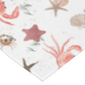 Crab On Beach Coastal Sandy Repeating Pattern Tischdecke (Schrägansicht)