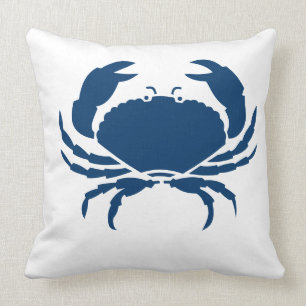 CRAB WHITE auf dunkelblauem Kissen