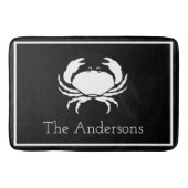 CRAB WHITE on BLACK initial Modern Letter Badematte (Vorderseite)