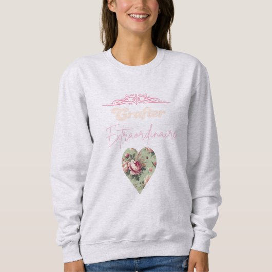 Crafter Extraordinaire Blush Herz Typografie Sweatshirt (Vorderseite)