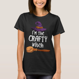 Crafty Witch Funny Halloween Kostümhut und Broom T-Shirt
