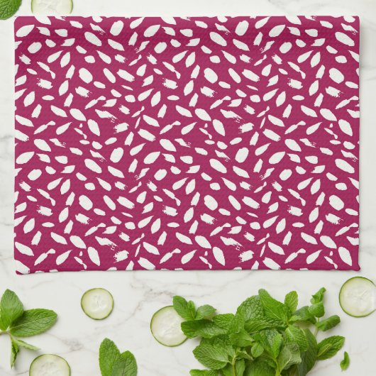 Cranberry Brushstrokes Geschirrtuch (Gefaltet)