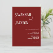 Cranberry Red Modern Elegant Wedding Invitation Einladung (Stehend Vorderseite)
