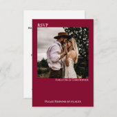 Cranberry Red Simple Minimalistisch Foto Wedding RSVP Karte (Vorne/Hinten)