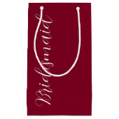 Cranberry Red Stilistische Script Wedding Bridesma Kleine Geschenktüte (Vorderseite)