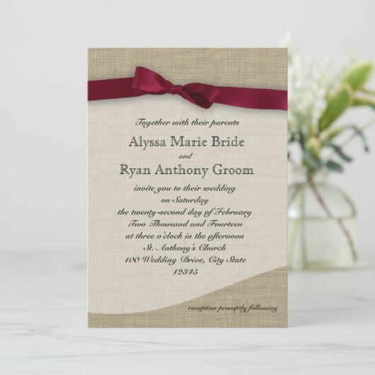 Cranberry Ribbon and Burlap Wedding Einladung (Stehend Vorderseite)