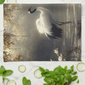 Crane Pair in einem Misty-Sumpf Geschirrtuch (Gefaltet)