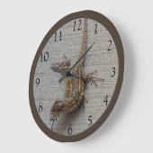 Crawling Lizard Große Wanduhr (Winkel)