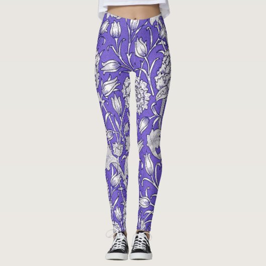 Cray in Lila Leggings (Vorderseite)