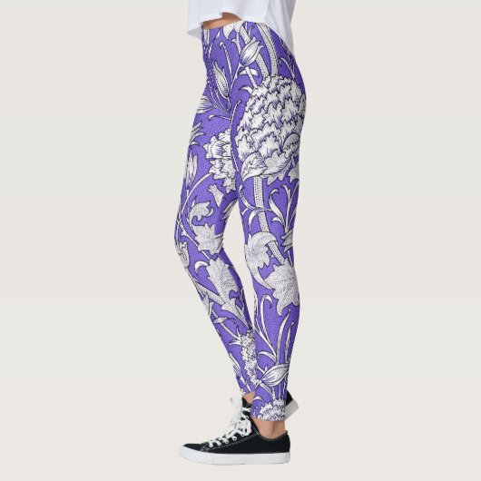 Cray in Lila Leggings (Links)