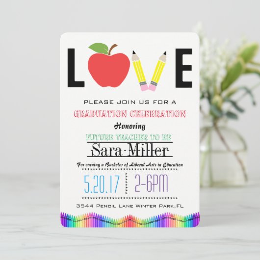 Crayola Rainbow Abschluss Einladung (Stehend Vorderseite)