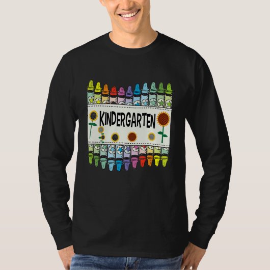 Crayons And Flower Teaching Kindergarten T-Shirt (Vorderseite)