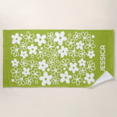 Crazy Daisy Muster in Spring Green mit Name Strandtuch (Vorderseite)
