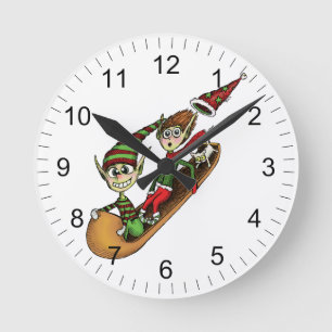 Crazy Elf Sled Ride Runde Wanduhr