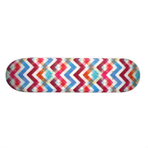 Crazy farbenfrohe Zickzack Streifen Zig Zags Pink Skateboard
