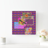 Crazy Floral Patchwork farbenfrohe Lila Alles-Over Quadratische Wanduhr (Zuhause)