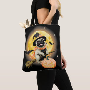 Crazy Happy Halloween Mops Reiten in einem fliegen Tasche