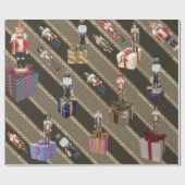 Crazy Nutcrackers Stehend auf Geschenke Brown Geschenkpapier (Flach)
