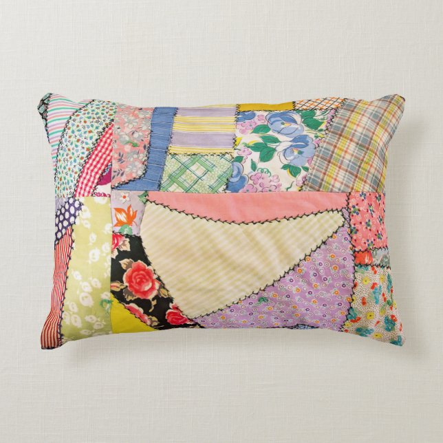 Crazy Patchwork Quilt mit Zigzag Stitching Dekokissen (Vorderseite)