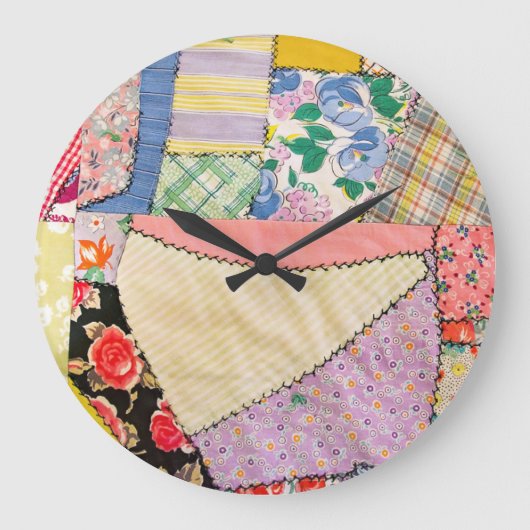 Crazy Patchwork Quilt mit Zigzag Stitching Große Wanduhr (Vorderseite)