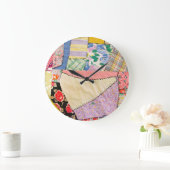 Crazy Patchwork Quilt mit Zigzag Stitching Große Wanduhr (Zuhause)
