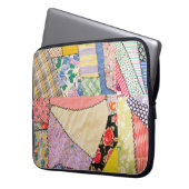 Crazy Patchwork Quilt mit Zigzag Stitching Laptopschutzhülle (Vorderseite Links)