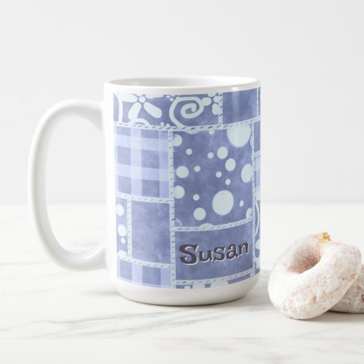 Crazy Quilt Blau Gingham Blumen Personalisiert Kaffeetasse (Mit Donut)