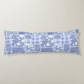 Crazy Quilt Blue Gingham Floral Personalized Seitenschläferkissen (Rückseite)