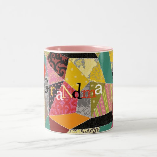 Crazy Quilt Patchwork I Liebe Oma Mit Monogramm Zweifarbige Tasse (Mittel)