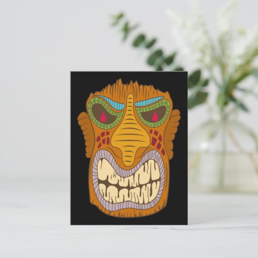 Crazy Tiki Head mit Flammen in den Augen, schwarz Postkarte (Stehend Vorderseite)