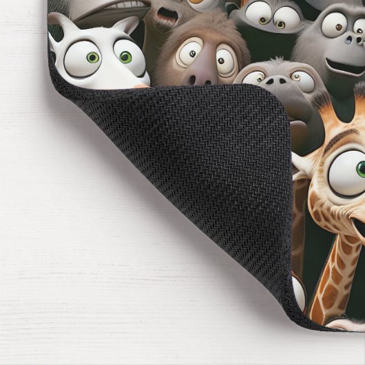 Crazy Wildlife Group Mousepad (Ecke)