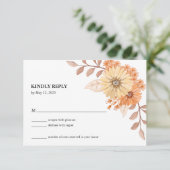 Cream Apricot Floral Wedding RSVP Card Karte (Stehend Vorderseite)